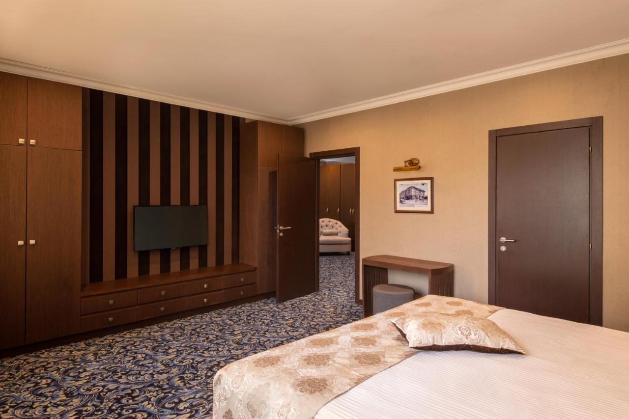 Hotel National Erivan Dış mekan fotoğraf